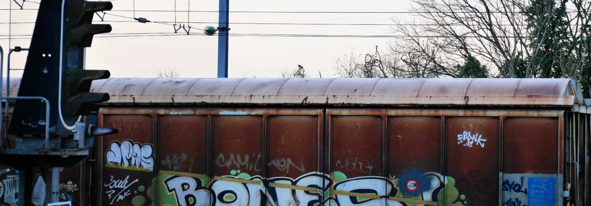 trains grafitti track trace